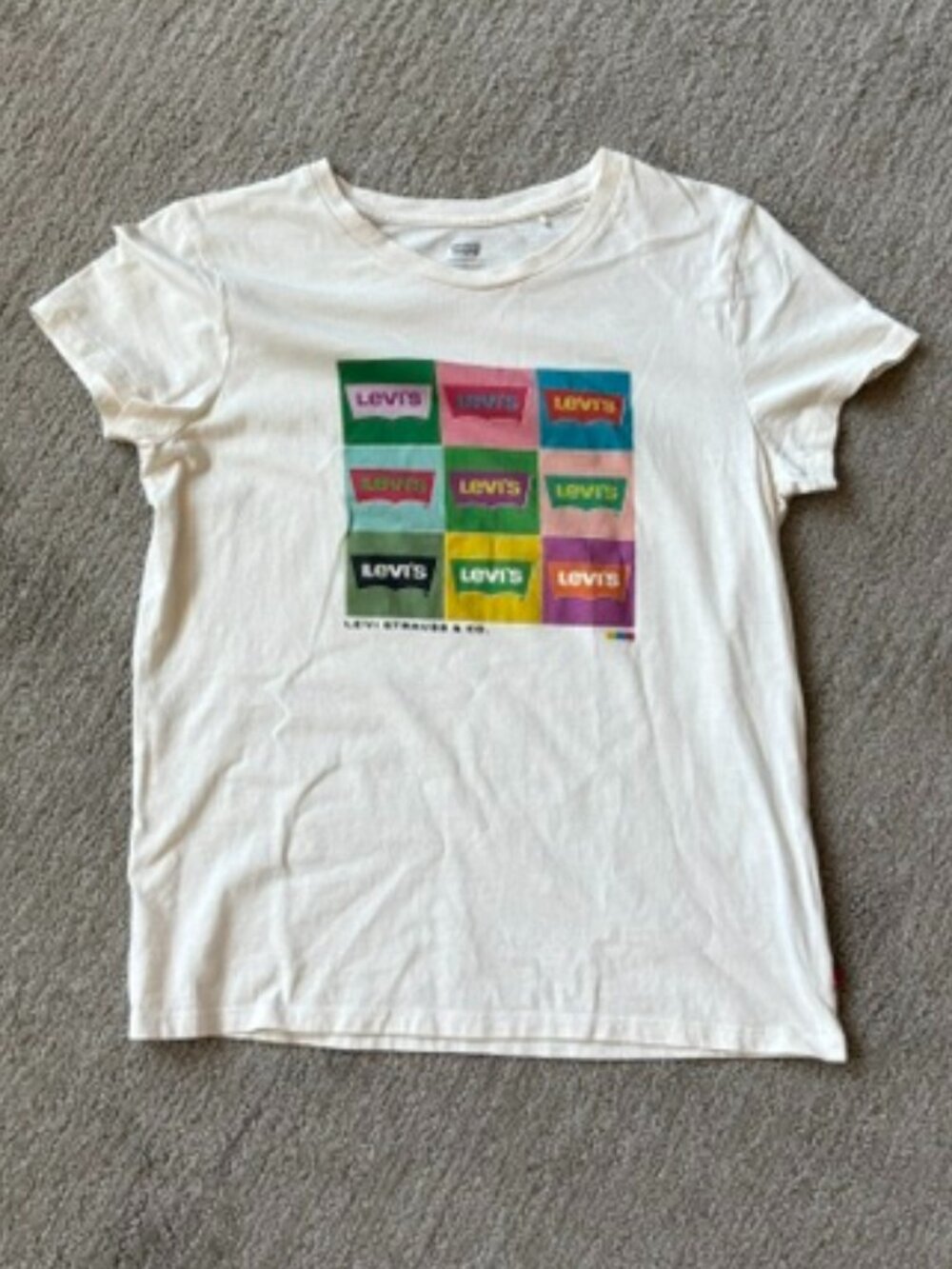 Levi's Women's Short Sleeve T-Shirt in Perfect Condition